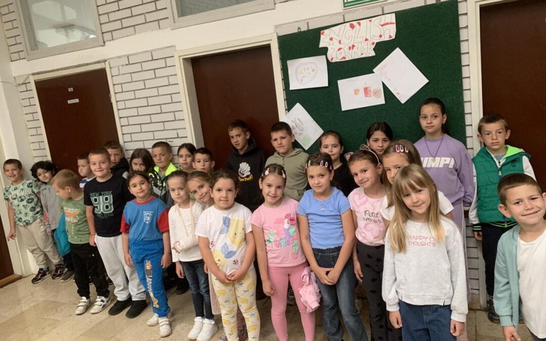 Предшколци из Младенова у посети првацима